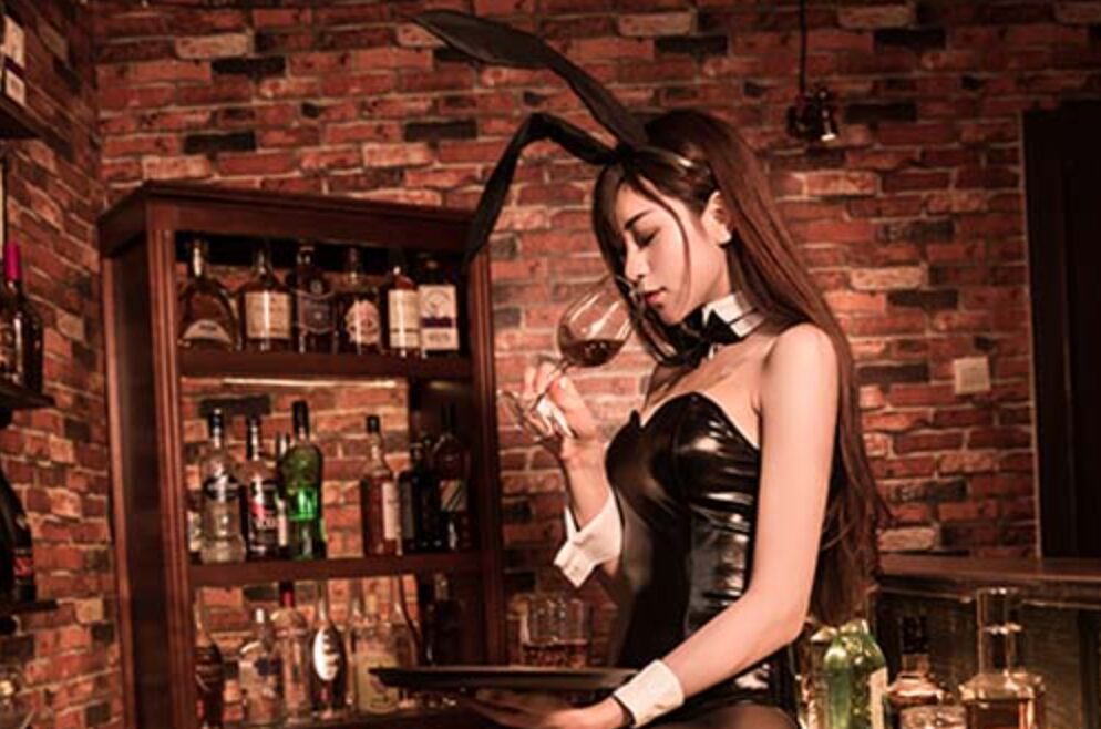 YALAYI雅拉伊 | 酒吧兔女郎 陈若冰